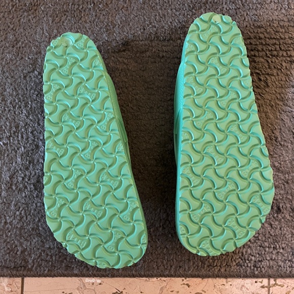 New Birkenstock GreenThong Flip Flops Size 40 Size 9 - Picture 4 of 4